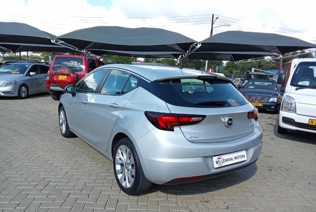 Opel Astra 1.0T ENJOY