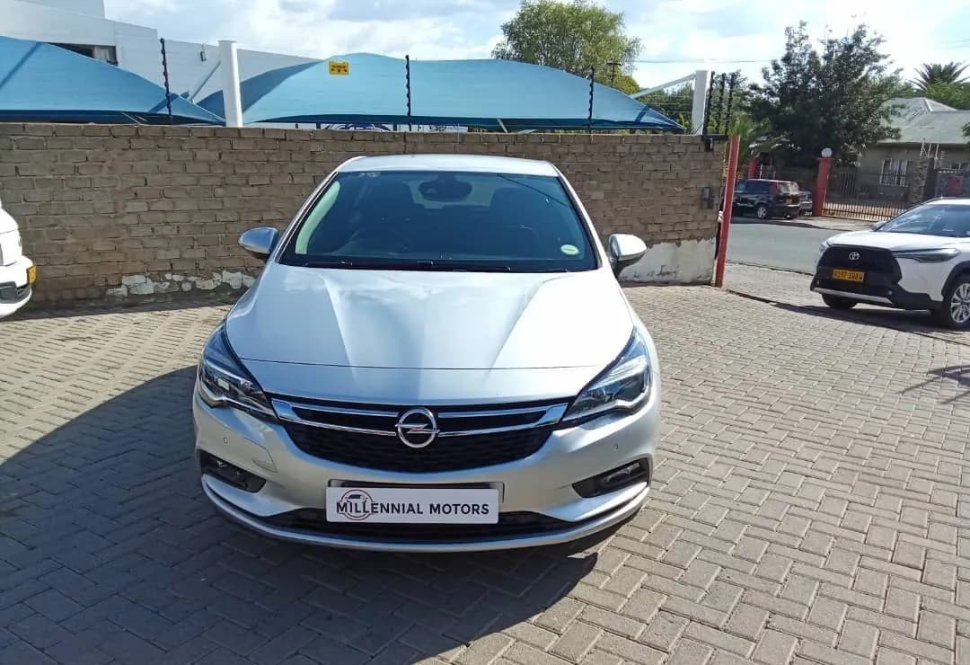 Opel Astra 1.0T ENJOY