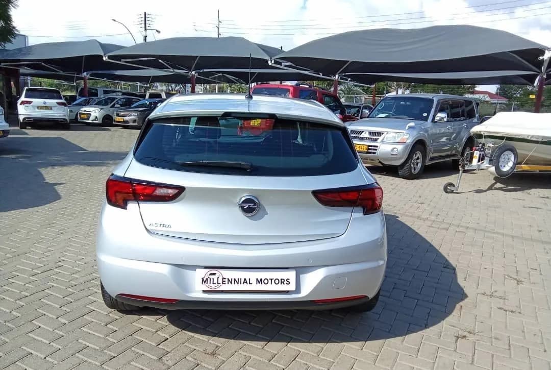 Opel Astra 1.0T ENJOY