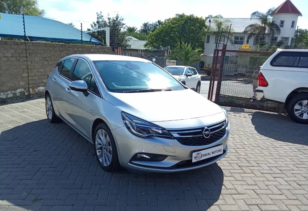 Opel Astra 1.0T ENJOY